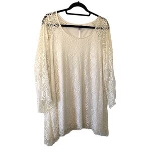 Like new Brittany Black 2X cream lace blouse